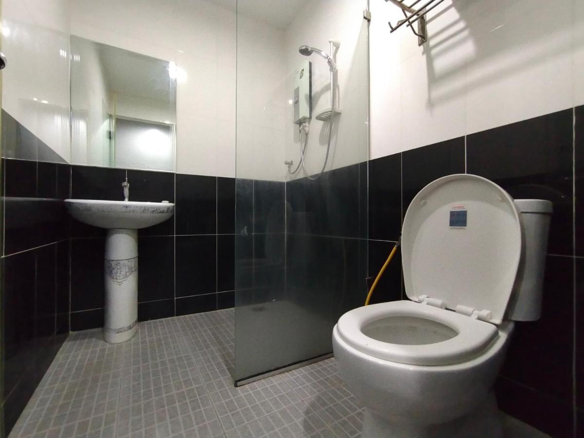 Oyo 90248 Kapitan Inn Bintulu Εξωτερικό φωτογραφία
